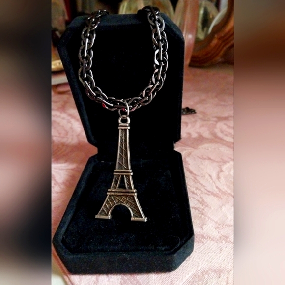 Eiffel Tower Pendant Necklace - Picture 3 of 12